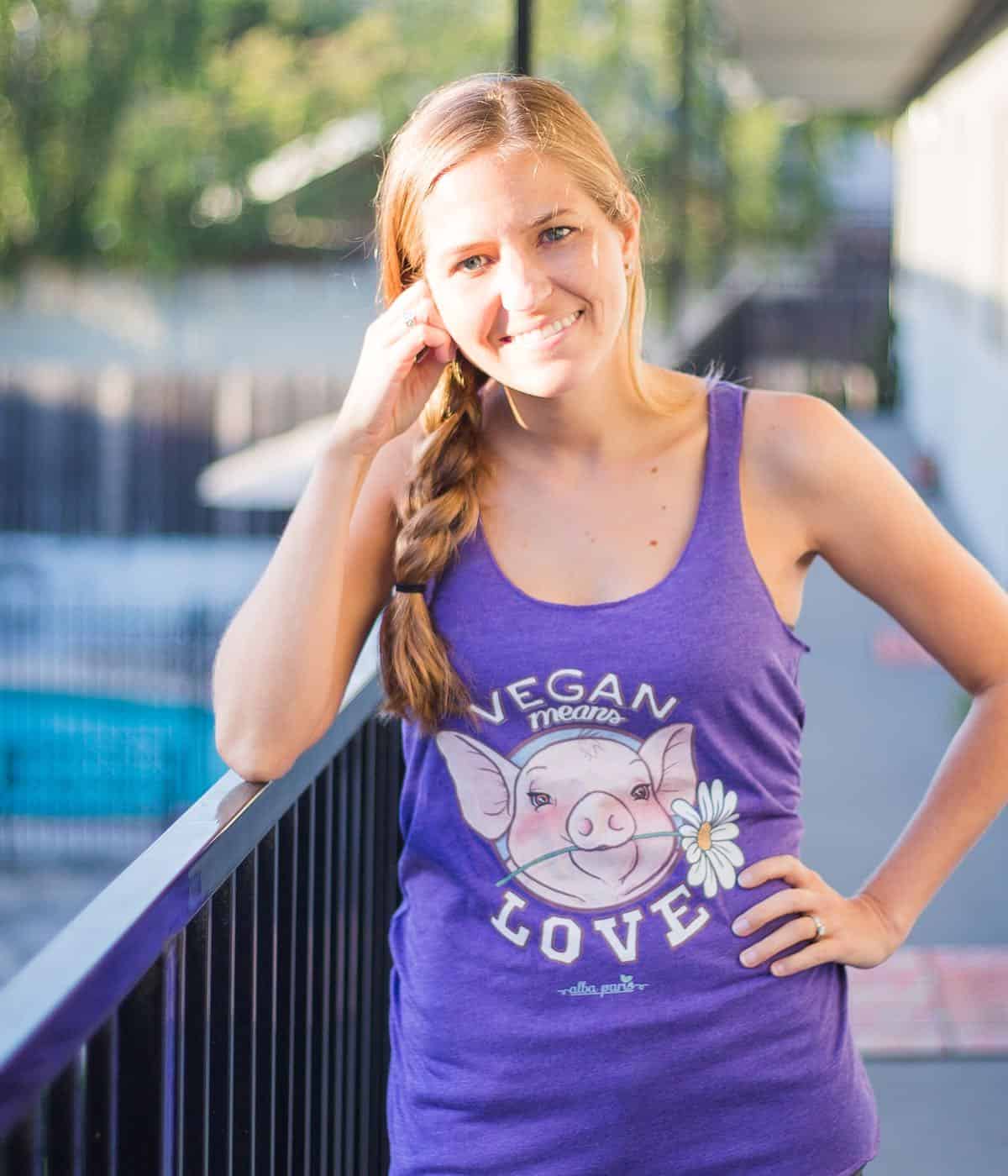 vegan is love pig tank top by alba paris