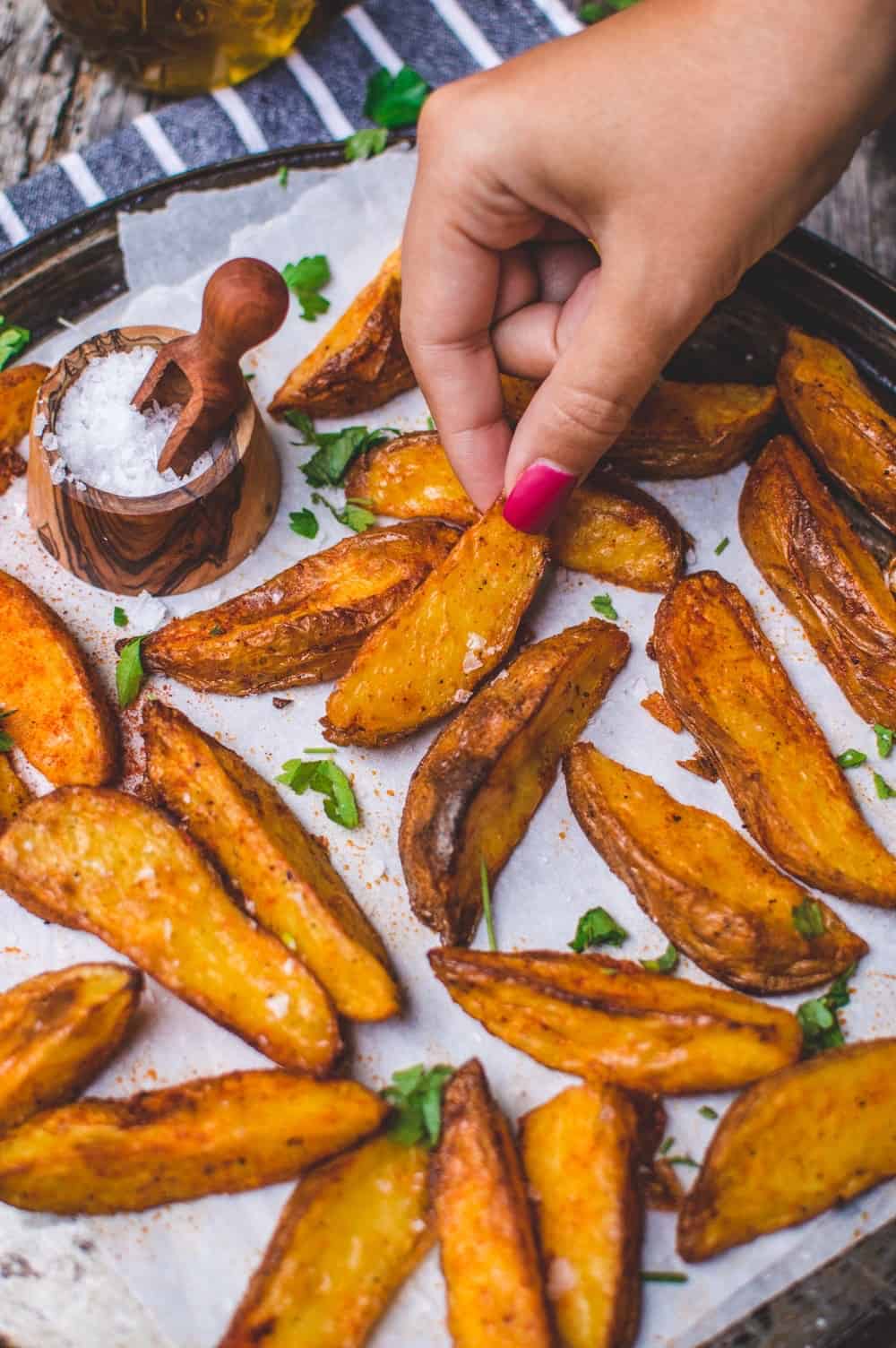 Crispy Baked Potato Wedges | World of Vegan | #potatoes #wedges #baked #vegan #easy #side #worldofvegan