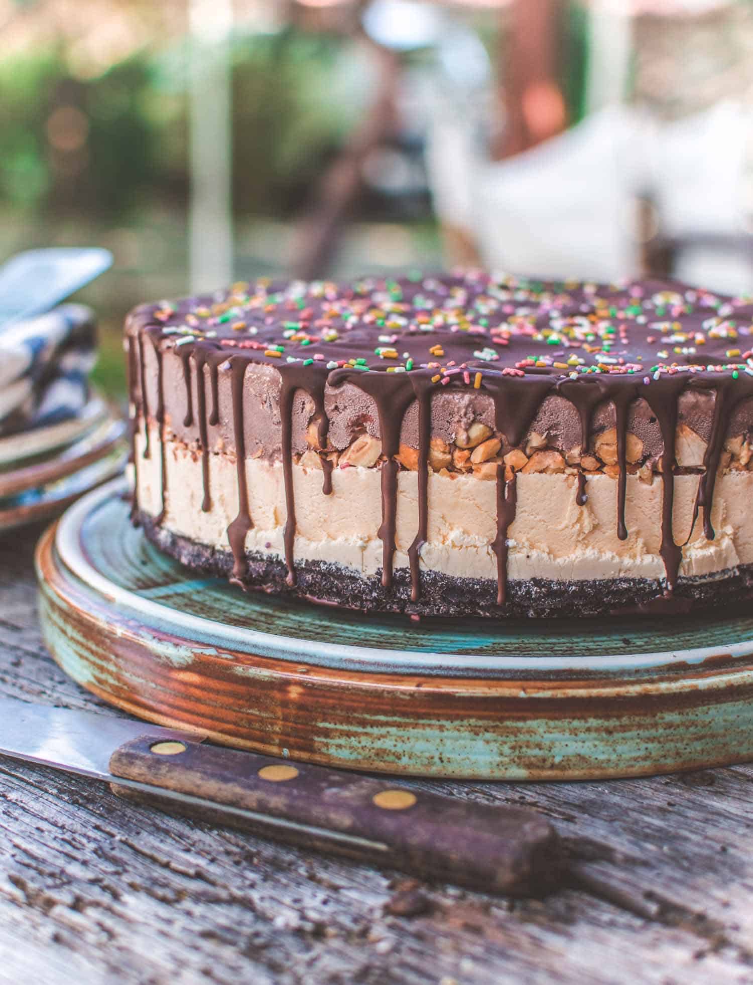 The Perfect Vegan Ice Cream Cake (Easy and Dairy-Free)
