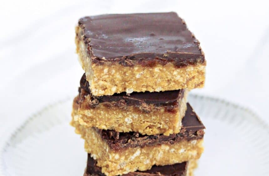 Crispy Caramel Squares | Healthy Vegan Treat | World of Vegan | #vegan #caramel #squares #snack #treat #worldofvegan