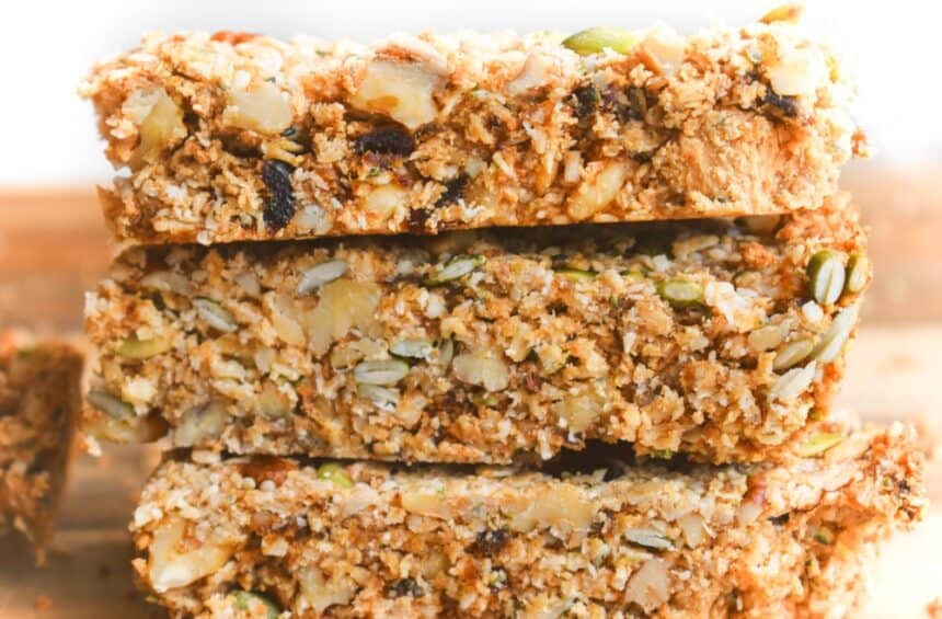 Homemade Granola Bars | Healthy Snack On The Go | World of Vegan | #granola #bars #snack #vegan #breakfast #fall #worldofvegan