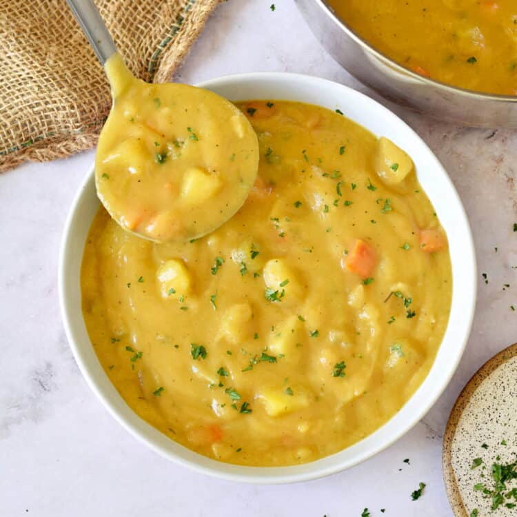 Creamy Vegan Asparagus and Mushroom Soup