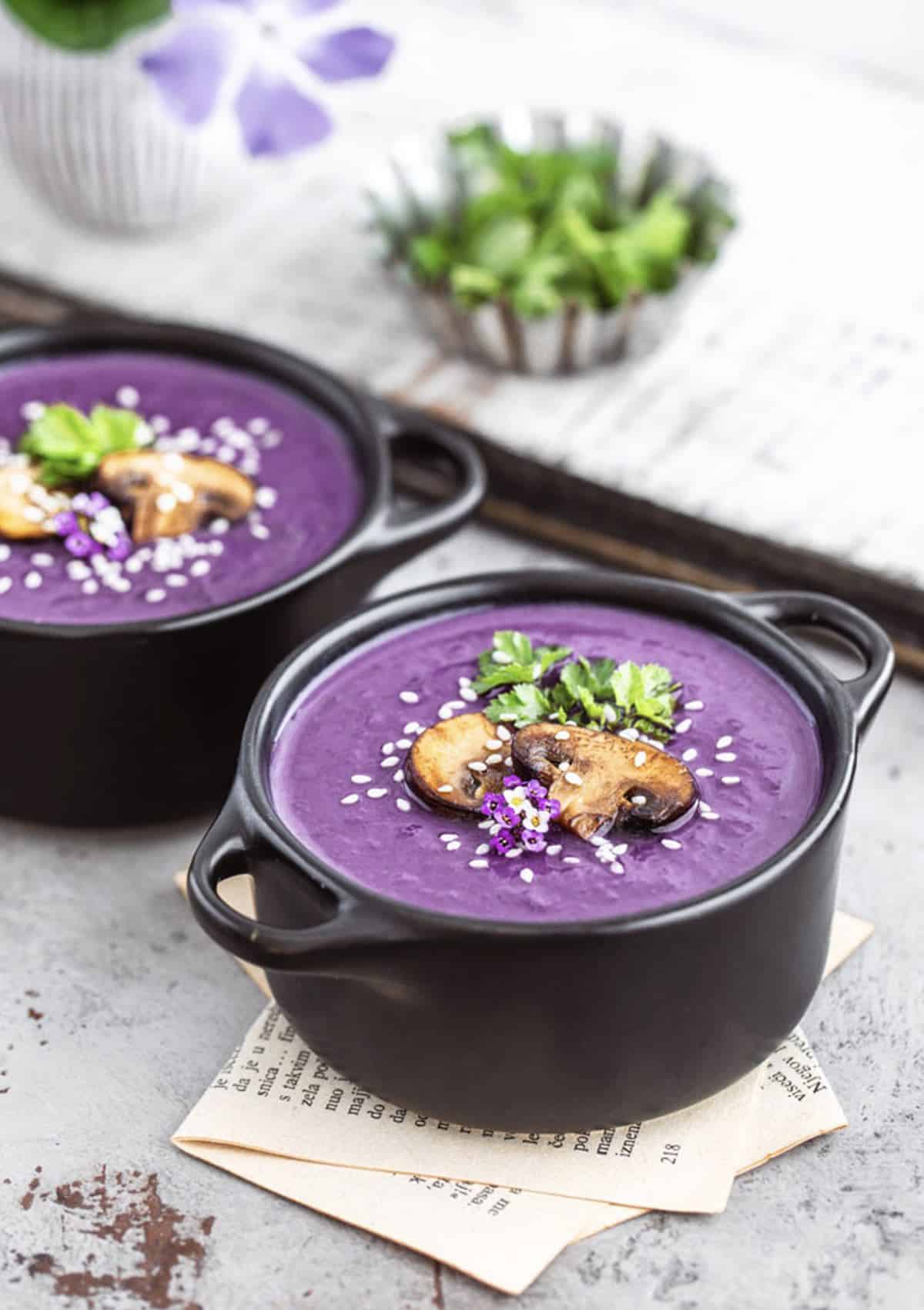 The most beautiful purple soup made witht sweet potatoes. 