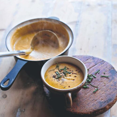 Easy Vegan Squash & Cauliflower Soup | Quick Vegan Dinner | WorldofVegan.com | #soup #vegan #cauliflower #squash #quick #healthy #worldofvegan