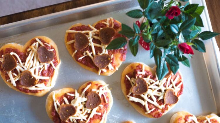 vegan valentines day pizza recipe shaped as hearts