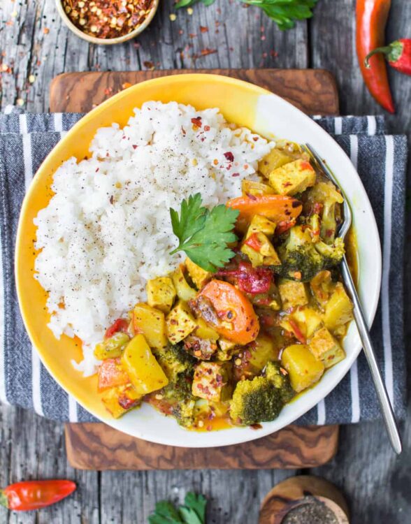 Yellow Curry Tofu with White Rice