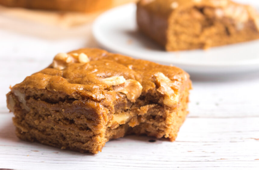 Vegan Blondies | Walnut Maple Spice | WorldofVegan.com | #blondies #recipe #baking #vegan #holiday