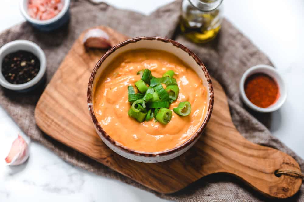 Vegan Buffalo Queso Cheese Dip